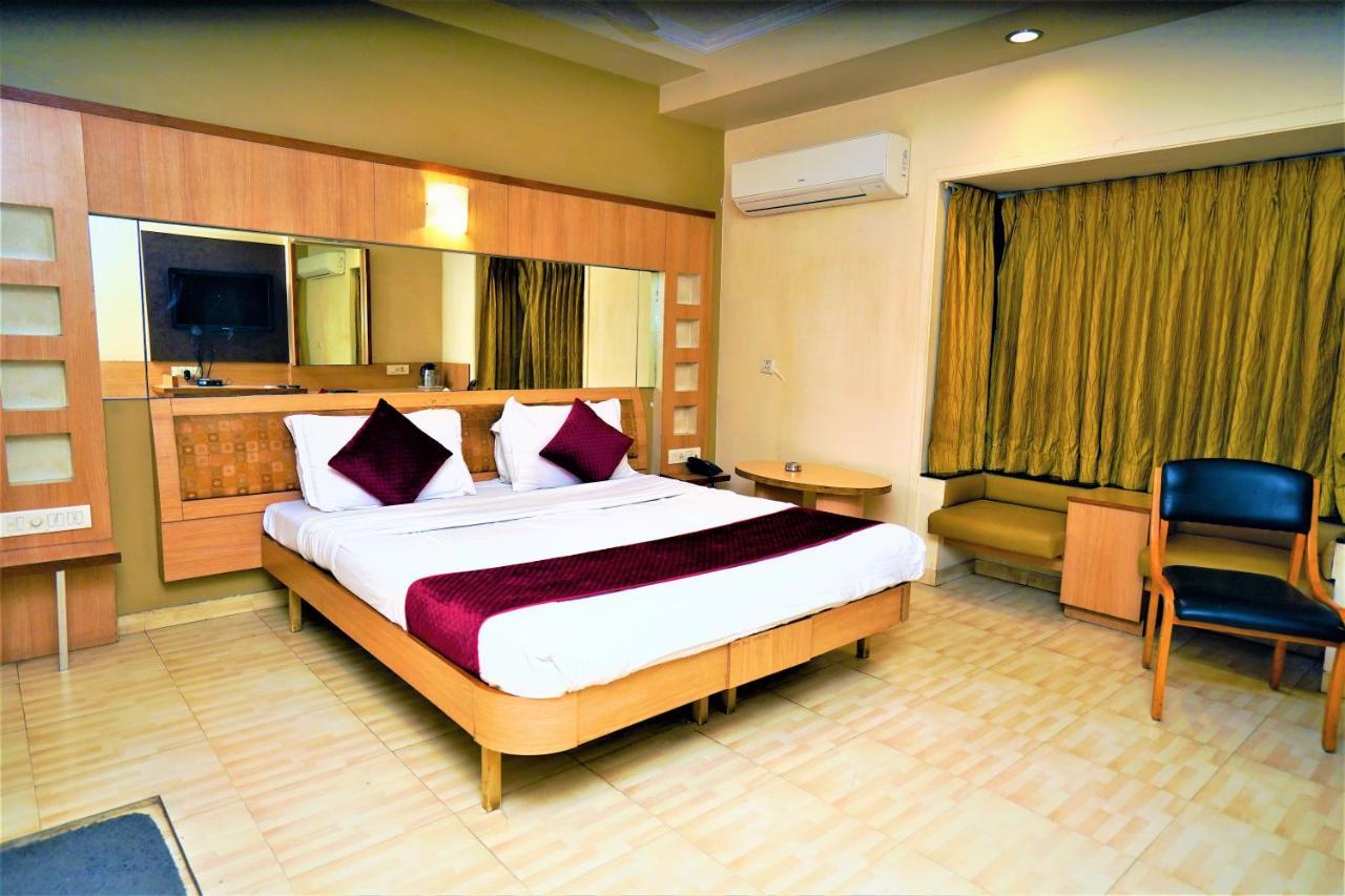 New Hotel Europa Inn Раджкот Экстерьер фото