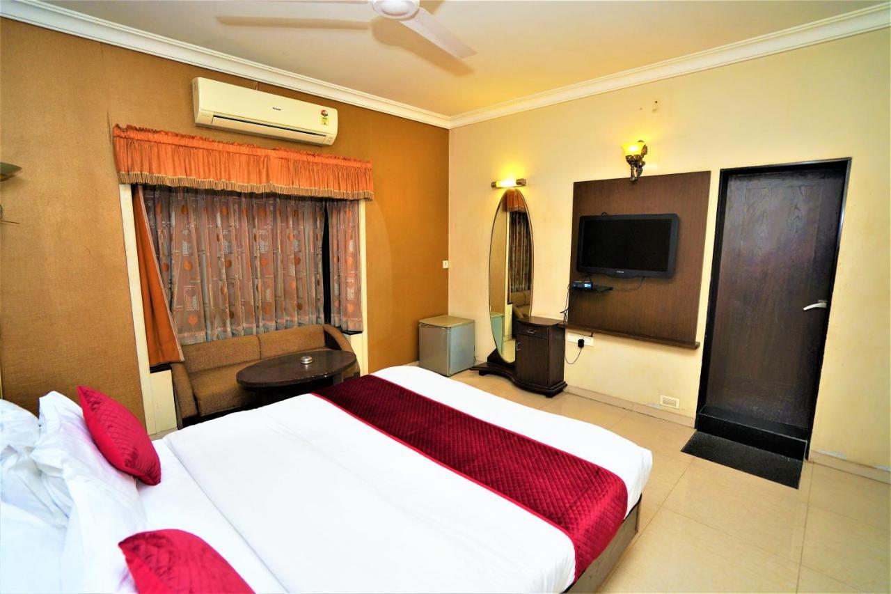 New Hotel Europa Inn Раджкот Экстерьер фото